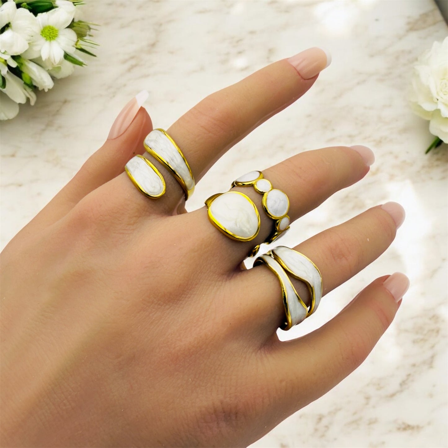 Assortiment de bague, Zurich, Berne, Trois-Rivières, Pointe-à-Pitre ajustable en acier inoxydable doré.