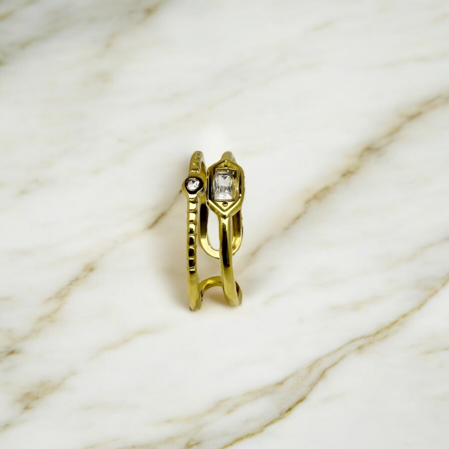 Bague Florence ajustable en acier inoxydable doré.