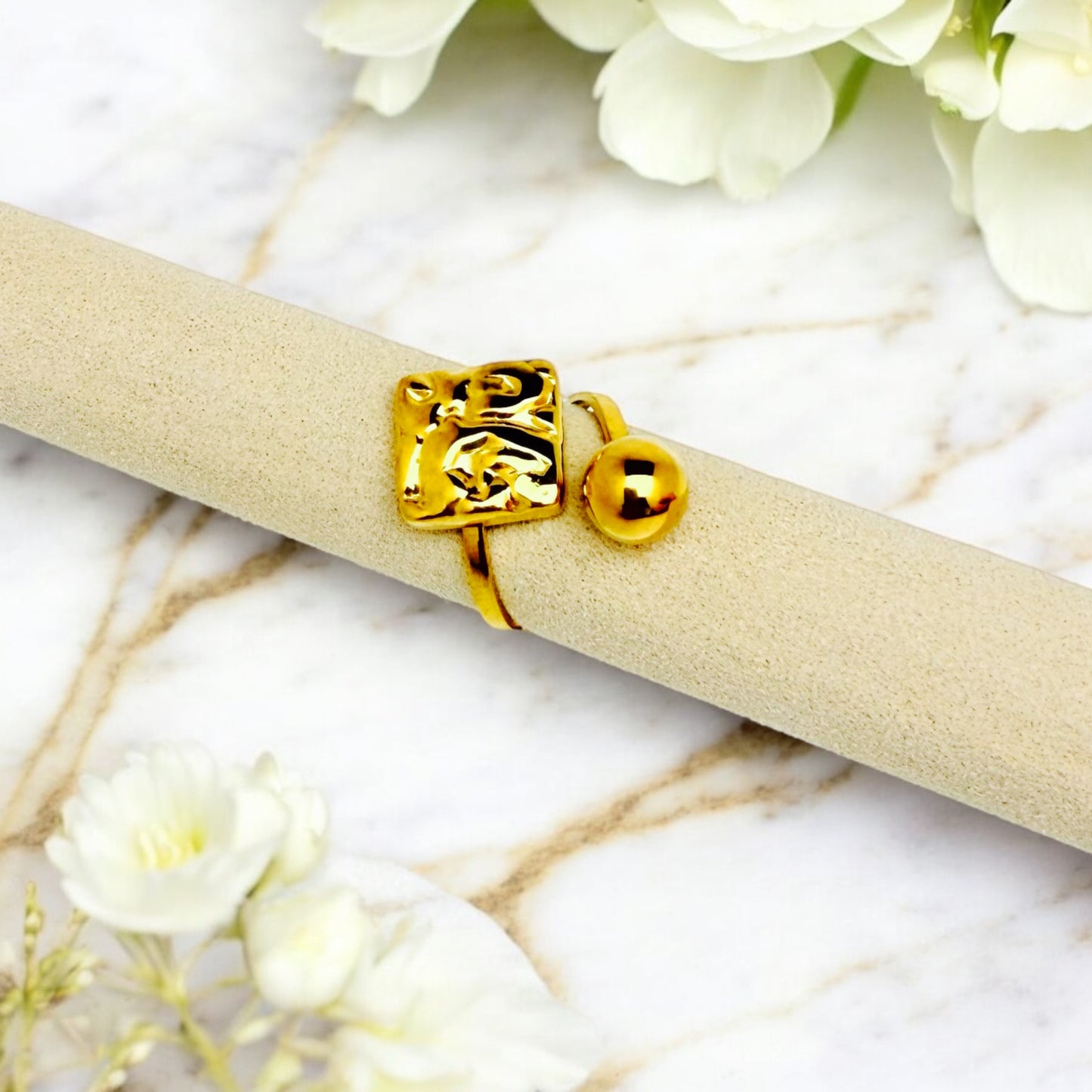 Bague Ibiza ajustable en acier inoxydable doré.