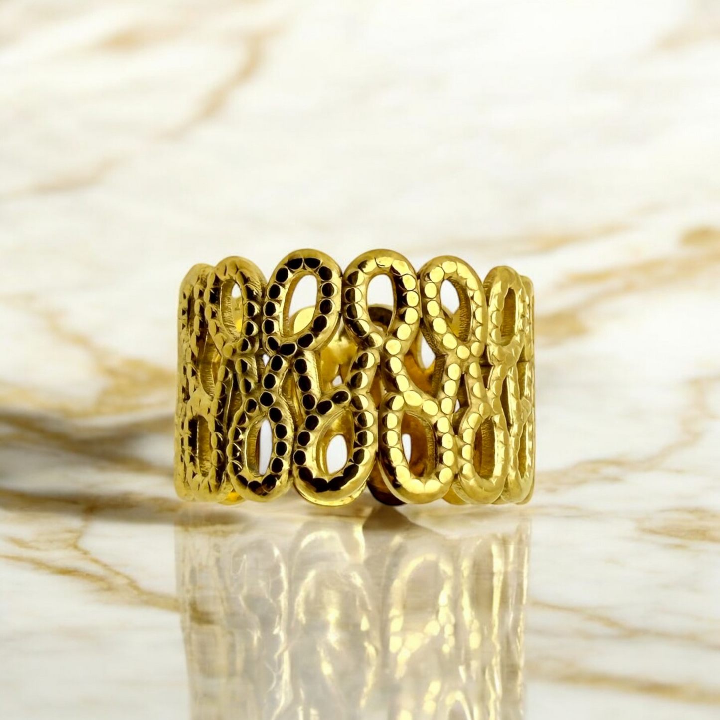 Bague Medellin ajustable en acier inoxydable doré.