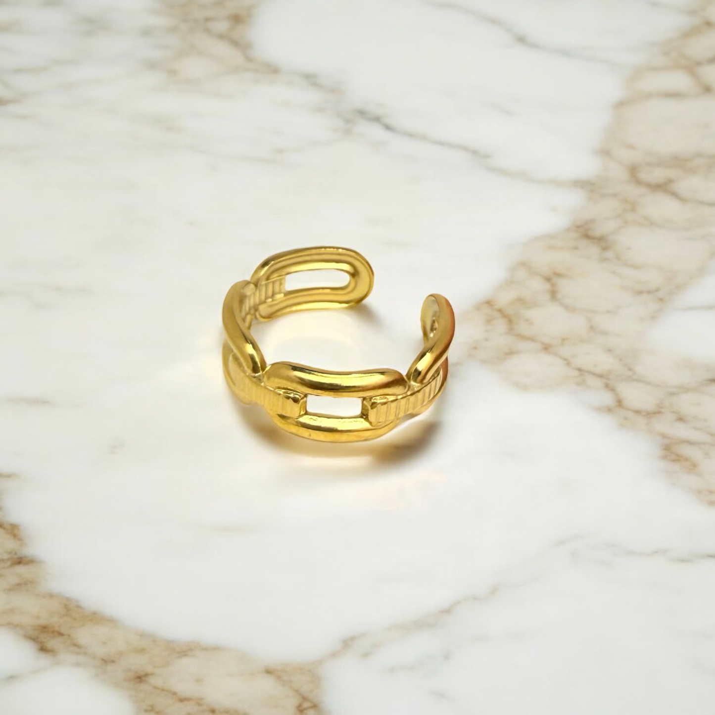 Bague Montréal ajustable en acier inoxydable doré.