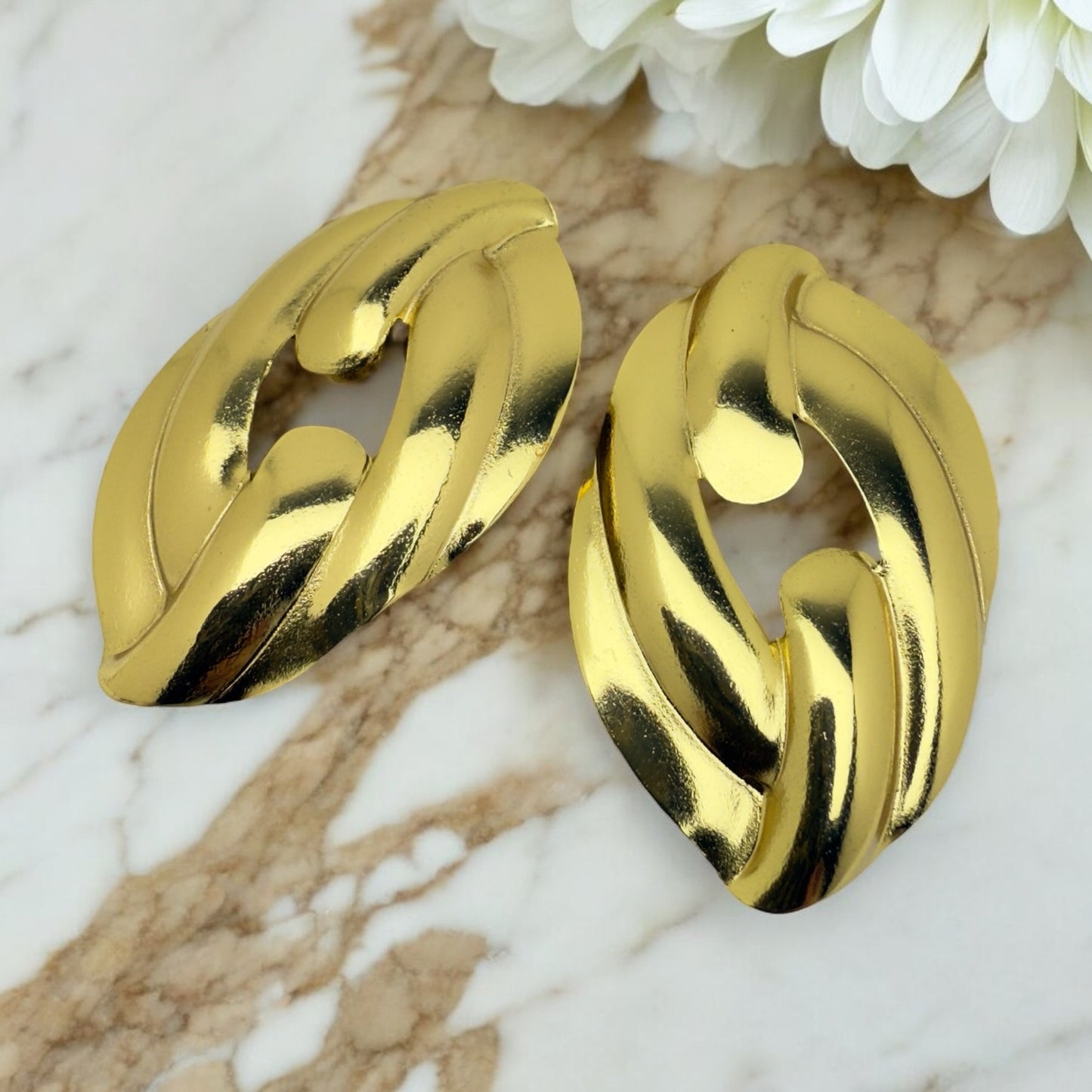 Boucles d’oreilles Osaka en acier inoxydable doré.