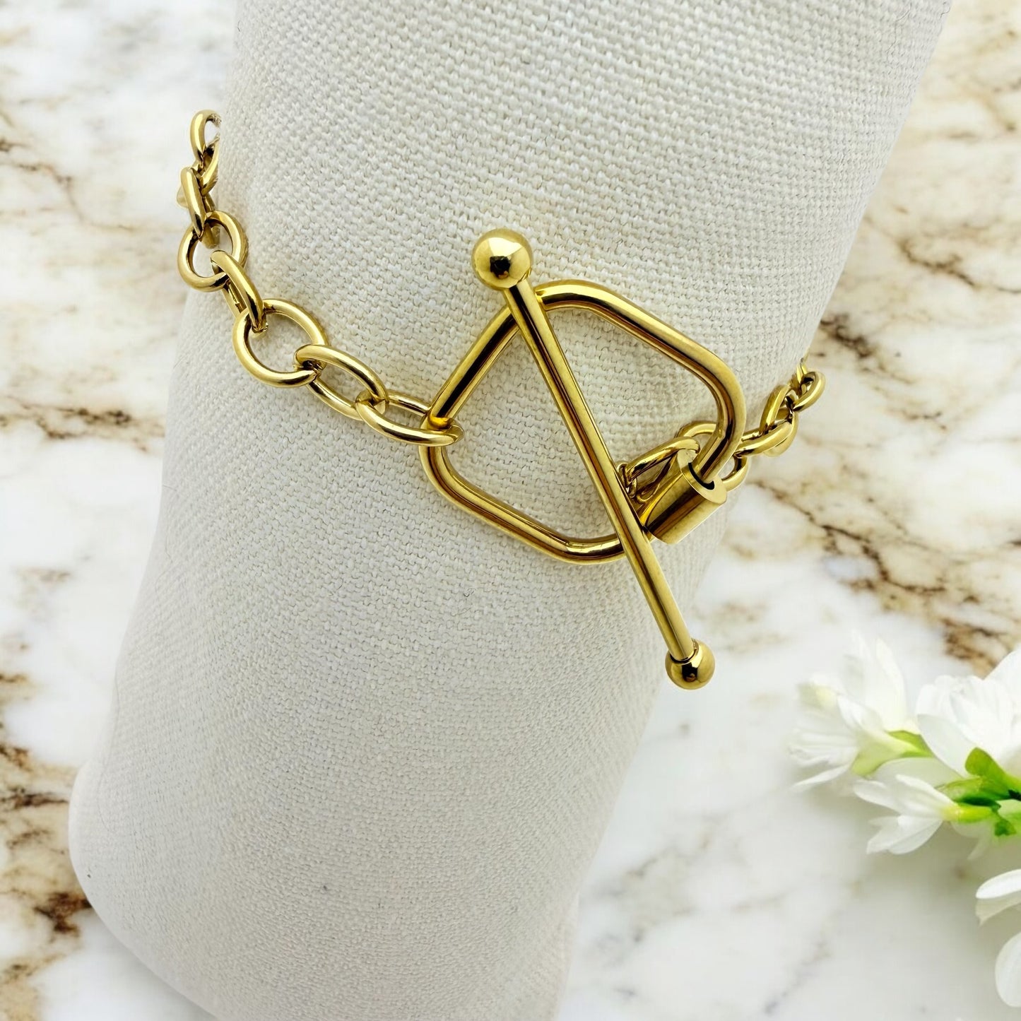 Bracelet Francfort en acier inoxydable doré.