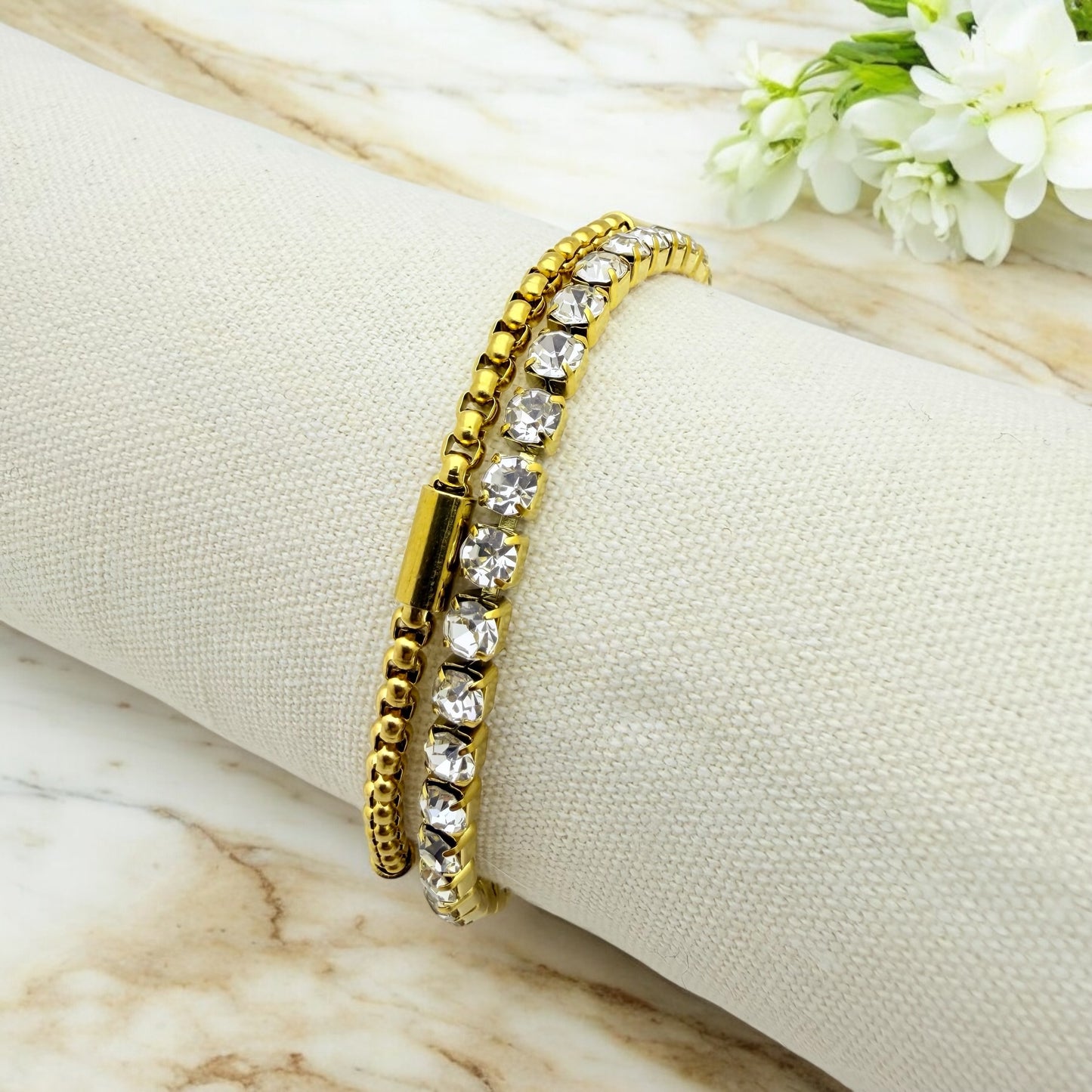 Bracelet Manzanillo ajustable en acier inoxydable doré.
