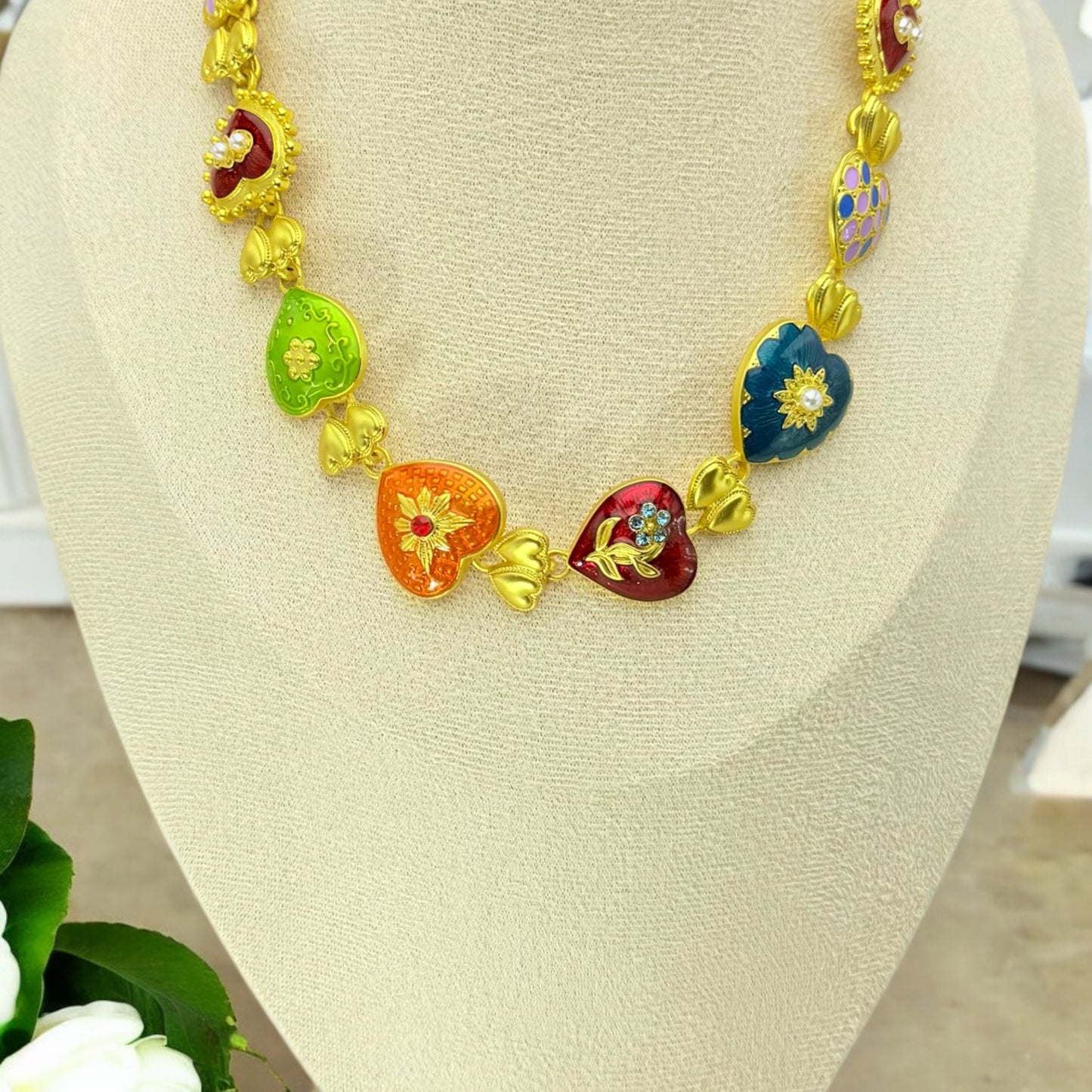 Collier Héraklion en laiton doré.