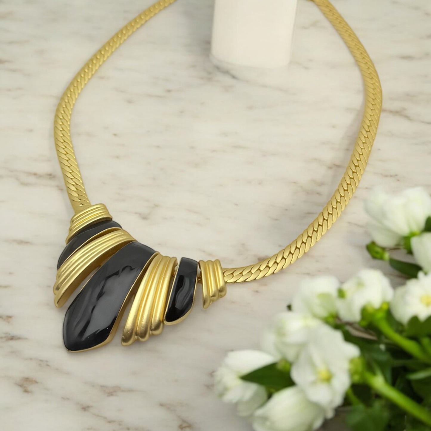 Collier La Romana ajustable en laiton doré.