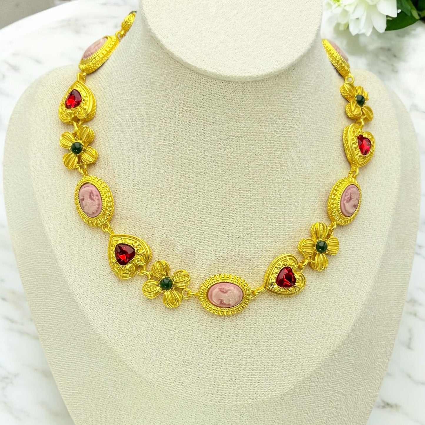 Collier Puerto Plata ajustable en laiton doré.
