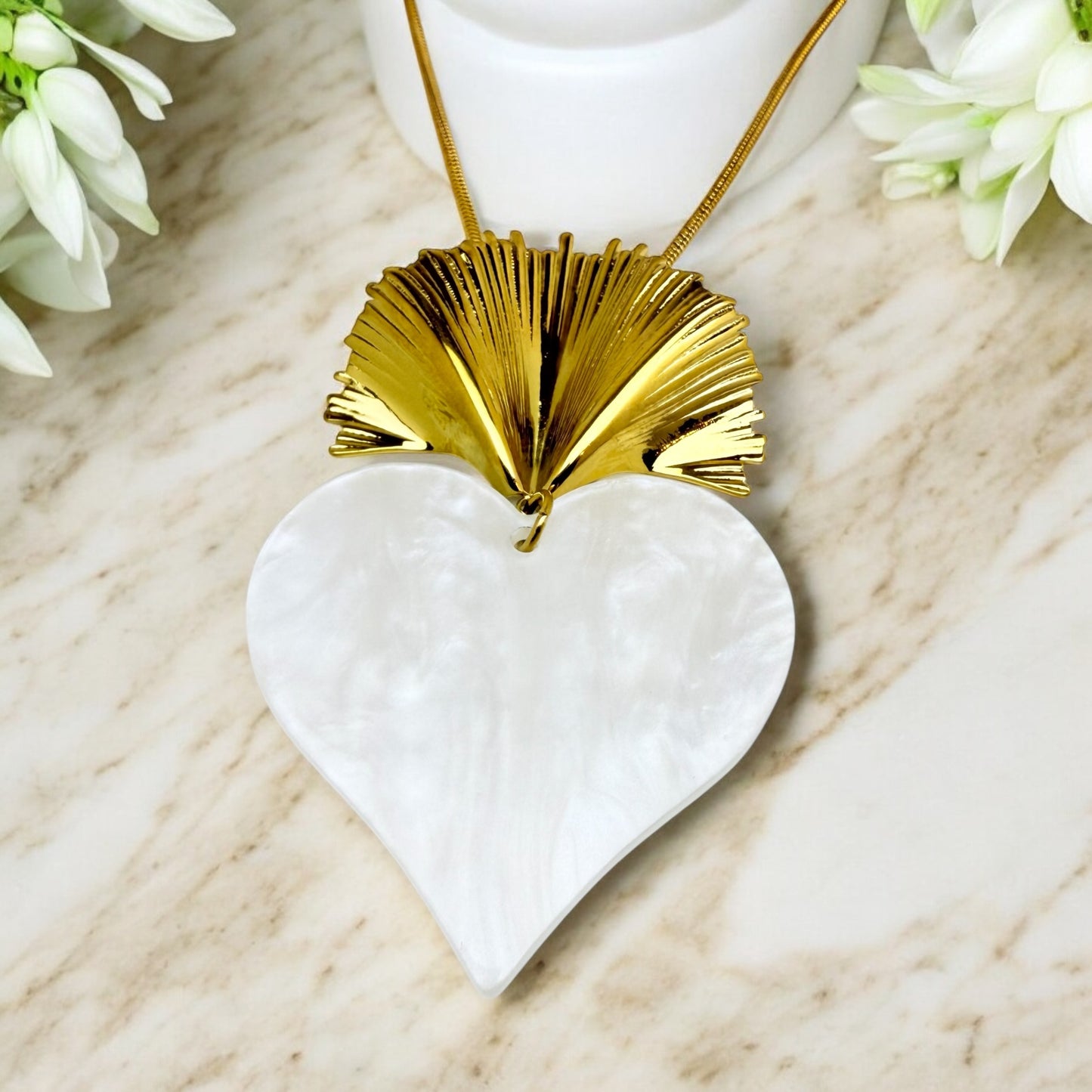 Collier Cebu ajustable en acier inoxydable doré.