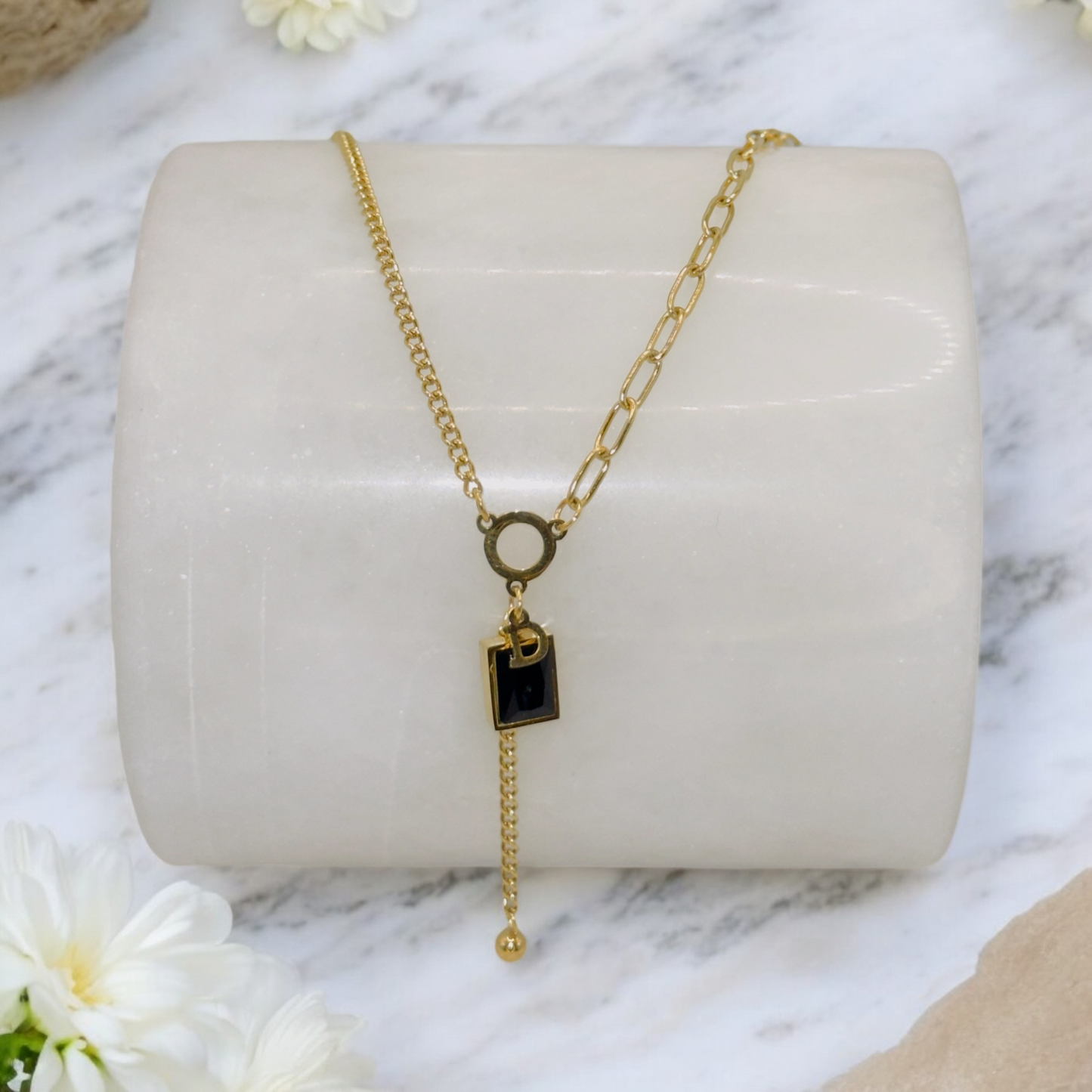 Collier Denver Noir ajustable en acier inoxydable doré.