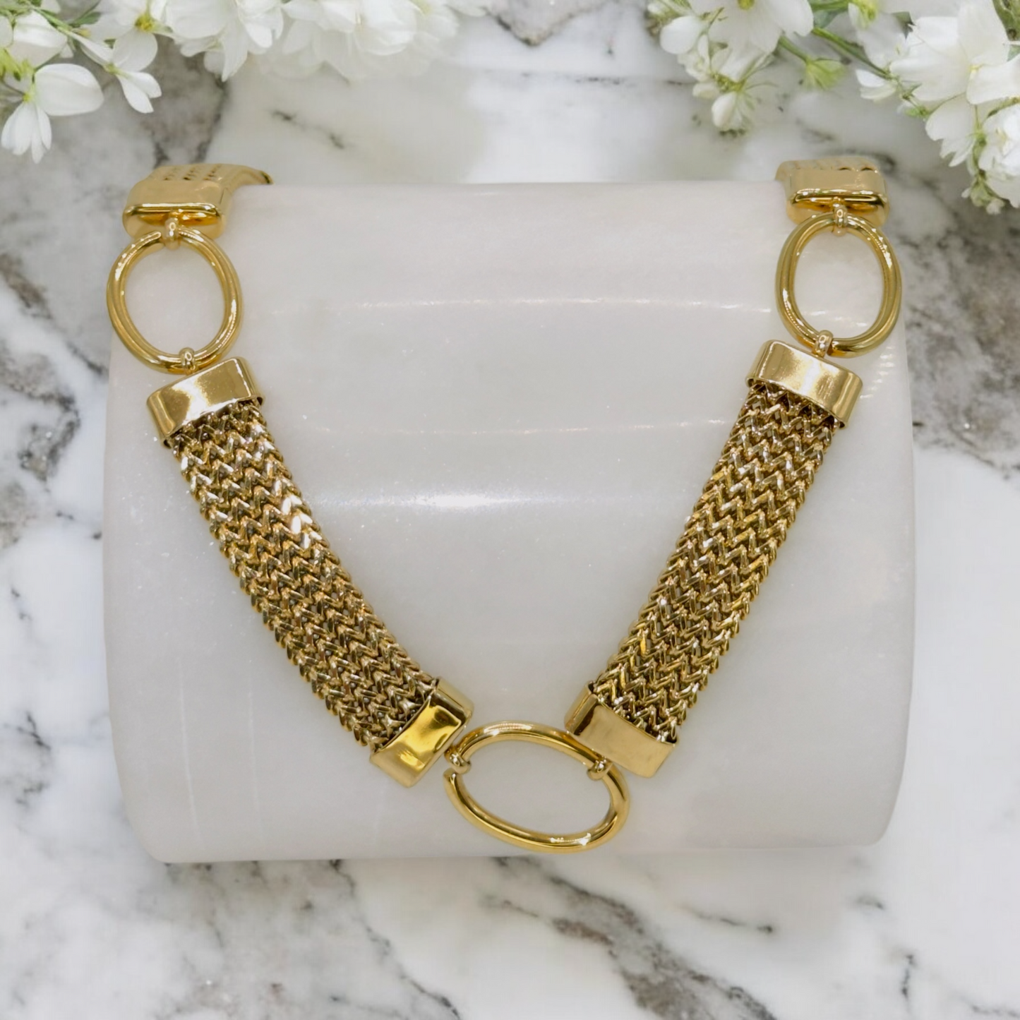 Collier Katmandou en acier inoxydable doré.