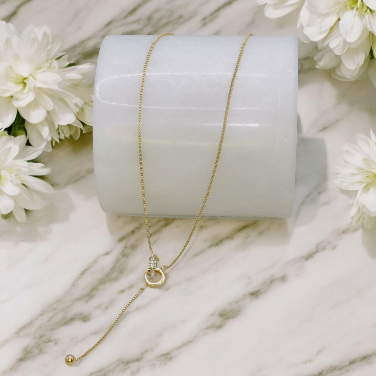 Collier Minneapolis ajustable en acier inoxydable doré.