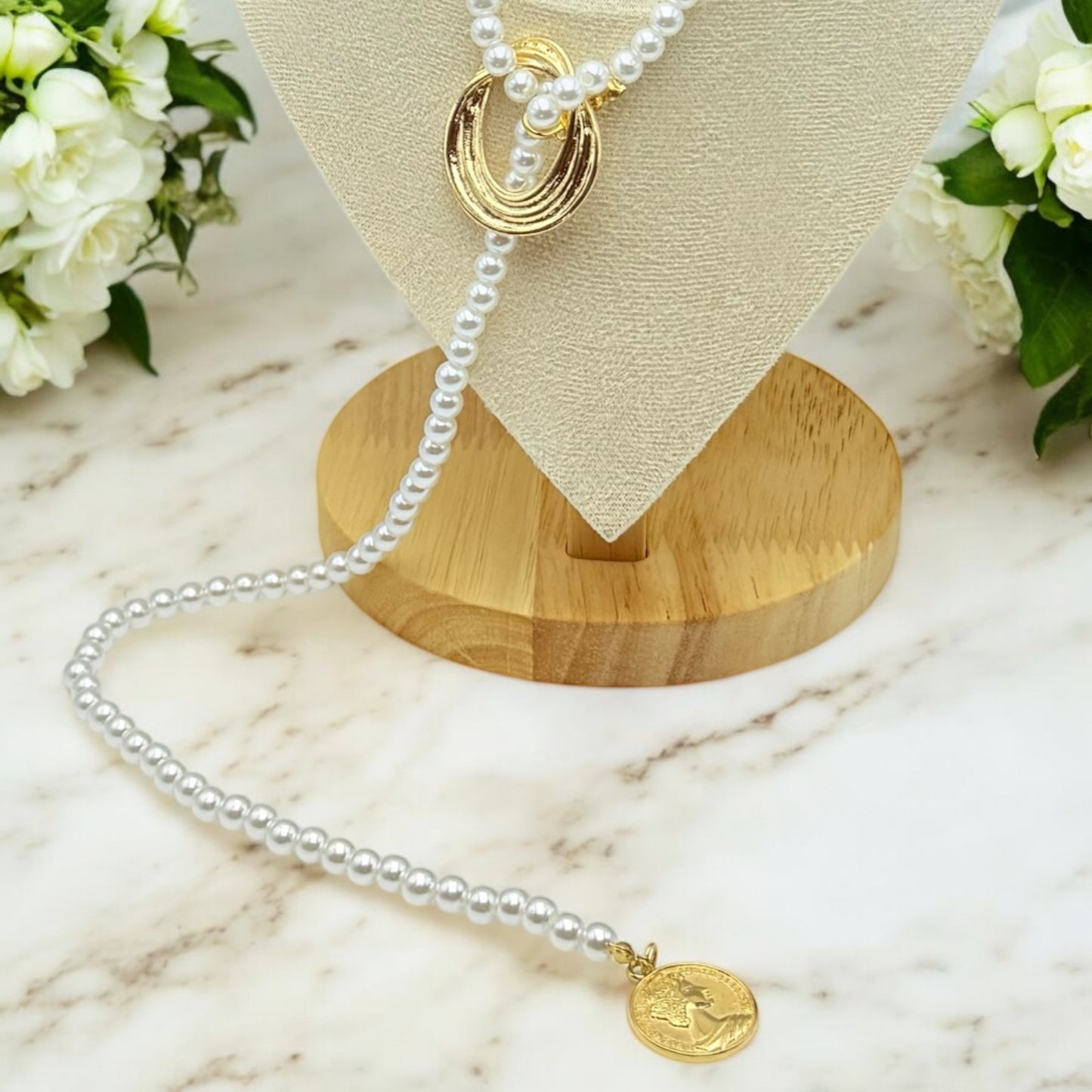 Sautoir Lausanne ajustable en acier inoxydable doré.