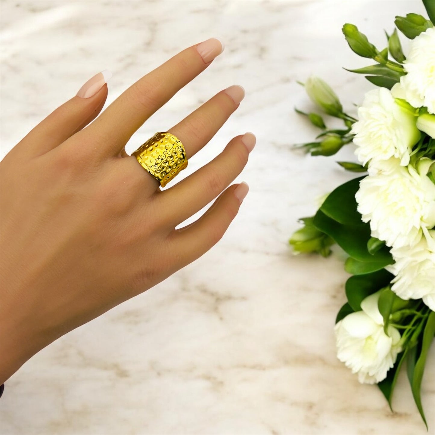 Bague Bari ajustable en acier inoxydable doré. 