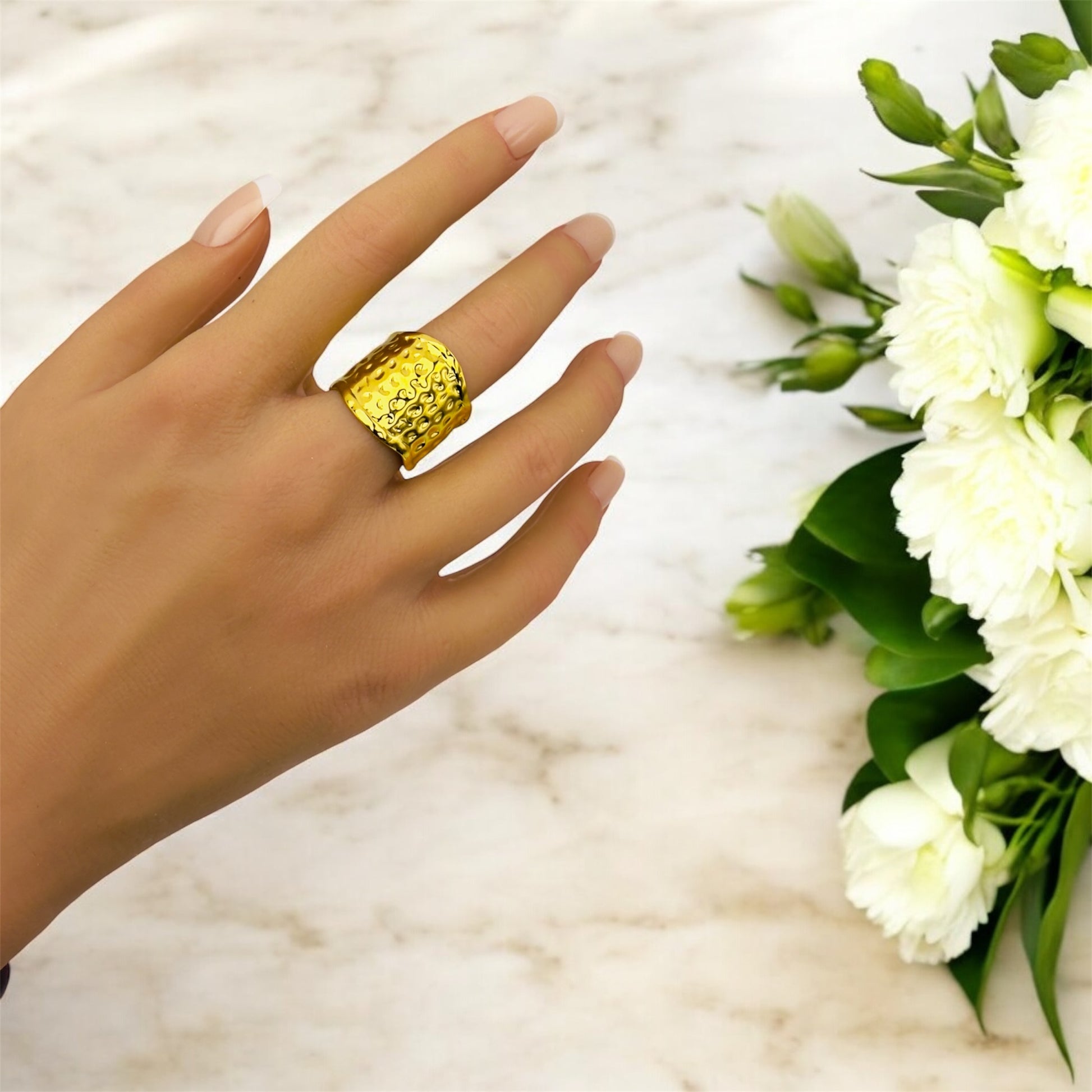 Bague Bari ajustable en acier inoxydable doré. 