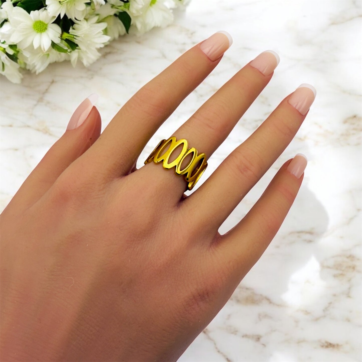 Bague Oslo ajustable en acier inoxydable doré. 