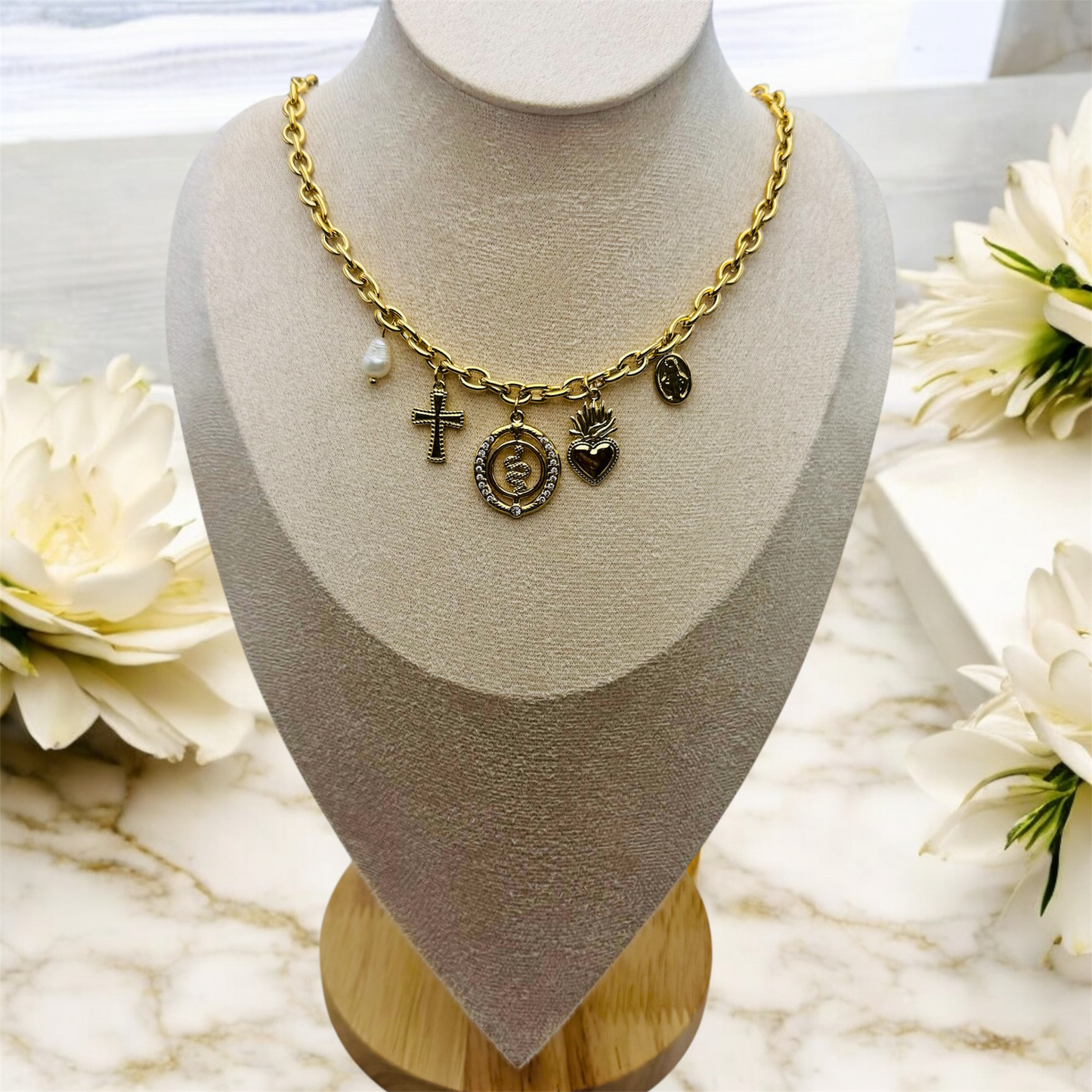 Collier Baltimore ajustable en acier inoxydable doré. 