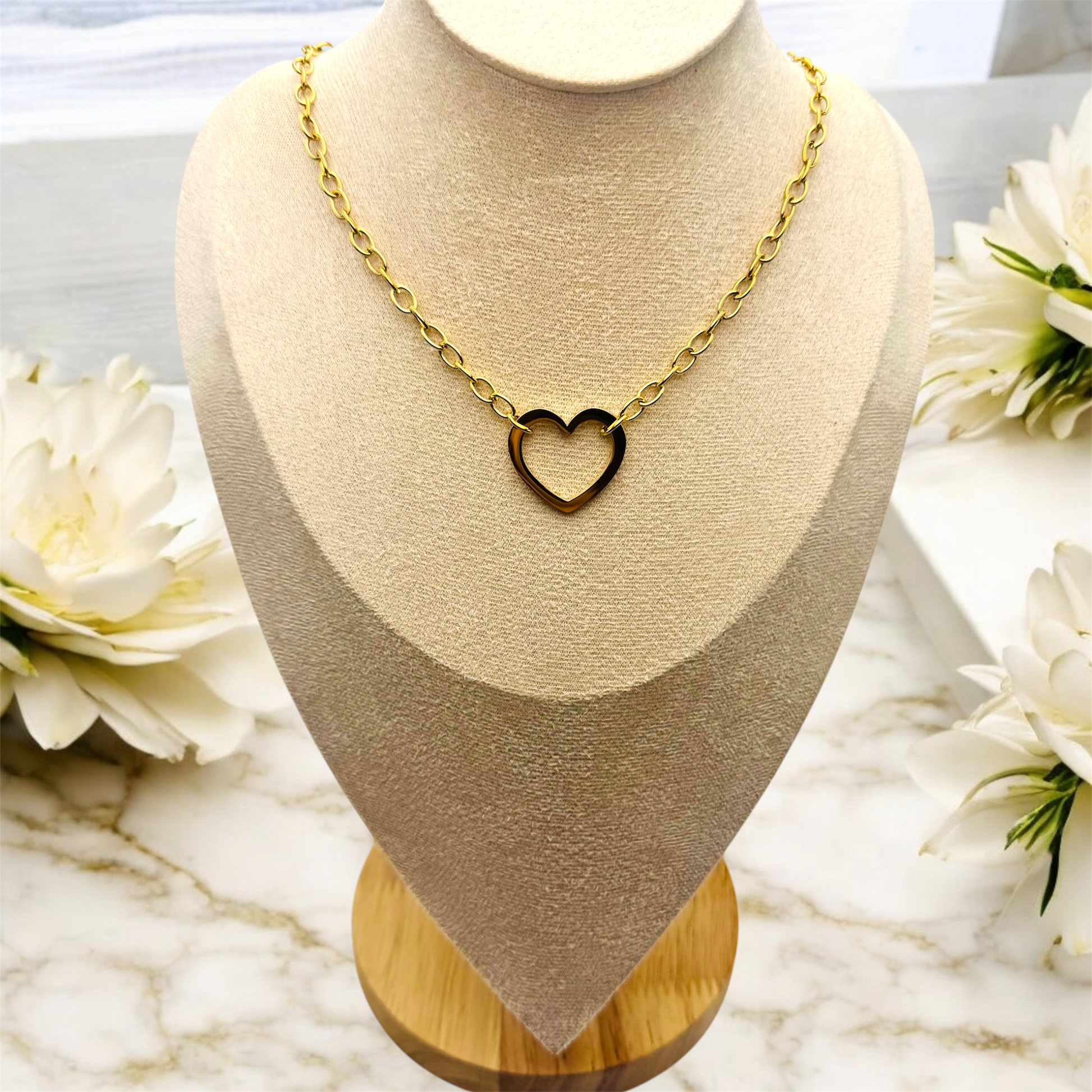 Collier Cadix ajustable en acier inoxydable doré. 