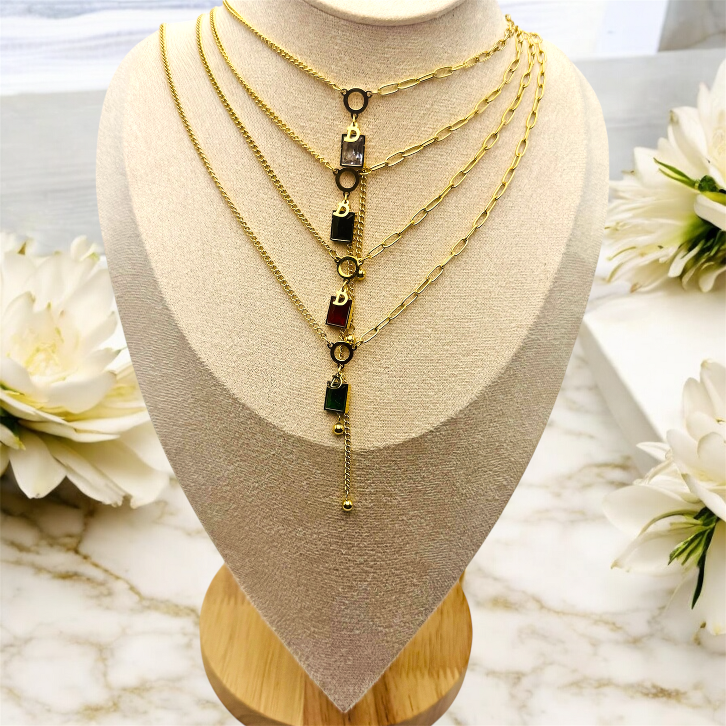 Collier Collection Denver ajustable en acier inoxydable doré. 