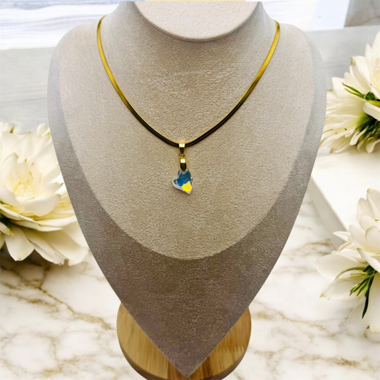 Collier Tulsa Love en acier inoxydable doré. 