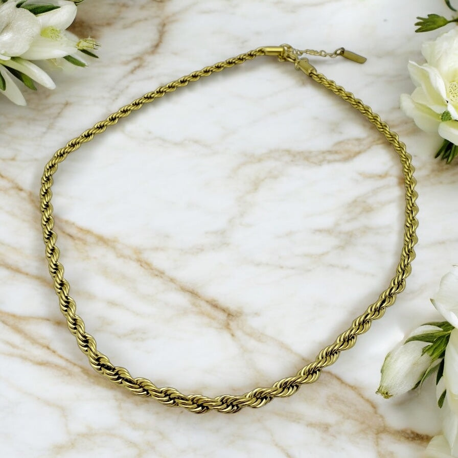 Collier Detroit ajustable en acier inoxydable doré. 